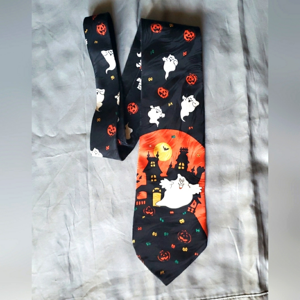 ♡Halloween ghost...tie
